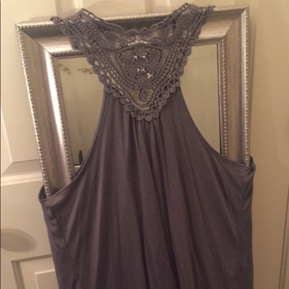 Sleeveless Cardigan with Lace like Back Design